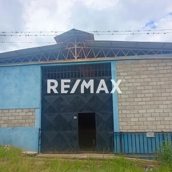 EN VENTA Galpón Ubicado en Zorca