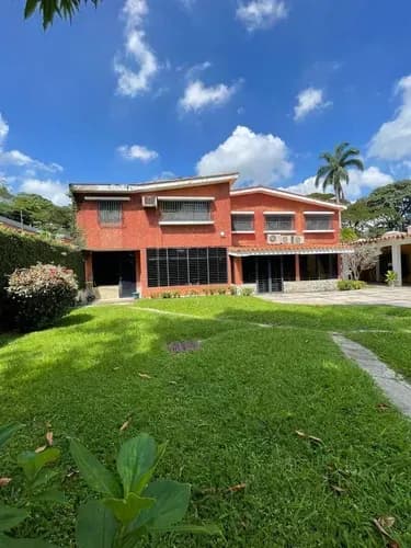 Yr Casa En Venta, Urb. Guaparo Valencia, Edo. Carabobo.
