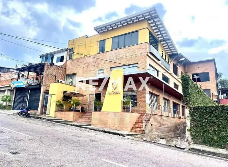 Local Comercial en Barrio Obrero C.C. La Scala. Carrera 25
