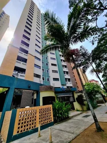 Apartamento En Venta En Valles De Camoruco. Resd Iguazu. La