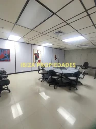 Ibiza Propiedades 001 Venta De Oficina En El Edificio Banvenez, Centro Financiero, Maracay