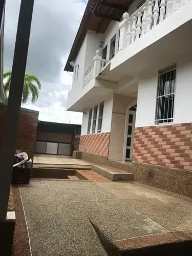 Casa En Paso Real 500 M2, 7 Hab, 5 Baños , 3 P/e Acropolis Rh