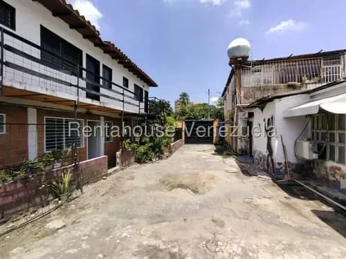 Terreno En Venta En El Centro Maracay 26-1162 Irrr