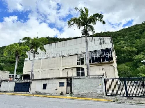 Edificio Industrial En Venta En Zona Industrial Guarenas. Luis Infante 26-6201
