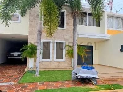 Se vende casa tipo Town House en Villa Peru