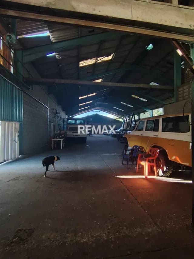 GALPON EN VENTA EN LA ZONA INDUSTRIAL DE PUENTE REAL