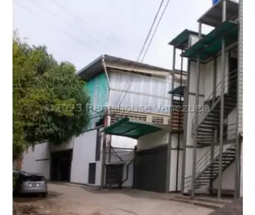 #26-11050 Excelente Galpón Colindante En El Municipio De Baruta