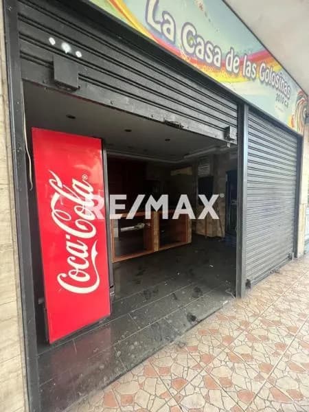 Local en alquiler en La Av. Principal de la Urbina