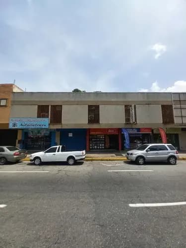 Alquila Local Comercial En Av. Cedeño