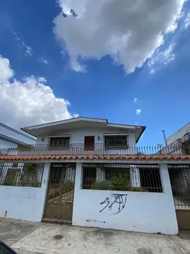 Luis Vivas Ofrece En Alquiler Casa Comercial Ubicada Ave. Principal (al Lado Del Rest. Dolcezza) (solo Clientes) Af-LG