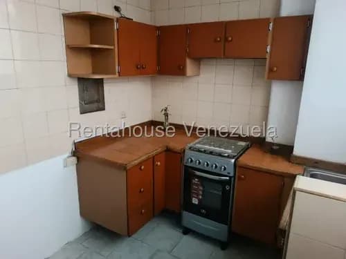 Andreymar Canelón Alquila Apartamento En Zona Céntrica De Barquisimeto, Agua Constante Y Gas Directo Por Tubería.