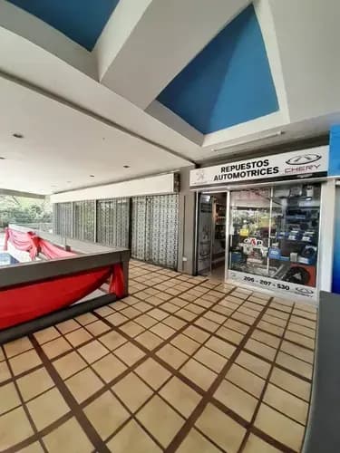 Beraca 021 Venta De Local Ubicado En El C.c. Maracay Plaza, Av. Aragua Con Av. Bermúdez. Maracay