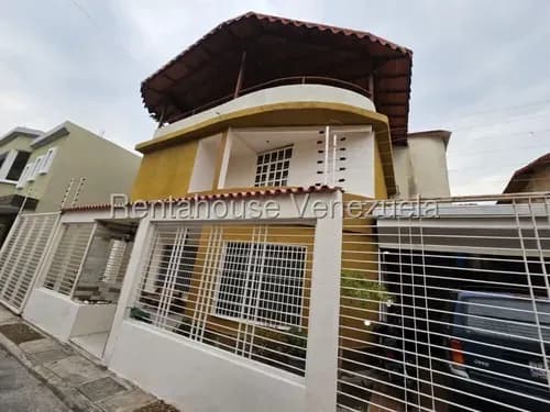 Ecl Bello Townhouse Con Piscina En Venta La Morita I 26-18042