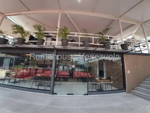 Comercial En Venta En Guarenas Vega Arriba Con Fabulosas Canchas De Padel, Restaurant Y Bella Terraza