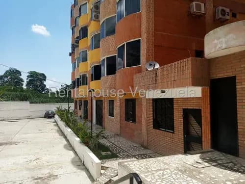# 26-20833 Aa Venta Apartamento Moderno Con Vista Panorámica A Las Montañas Y Agua Constante En San Felipe