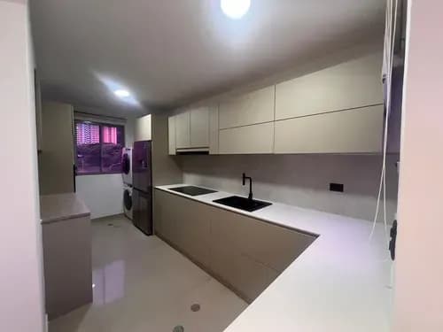 Apartamento En Alquiler Moderno Trigaleña Alta Res. Aria, Frente A Kalea. Gerardo Hurtado