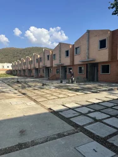 Th En Preventa En Manantial Naguanagua, De Contado Y Financiamiento Mary Sanchez C21