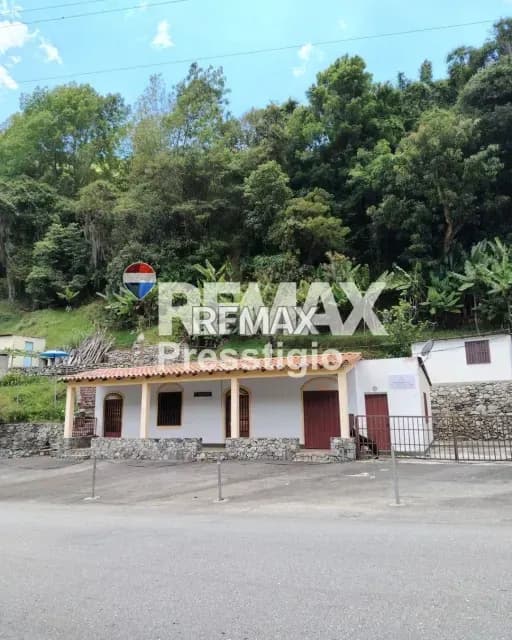 LOCAL COMERCIAL EN VENTA con casa