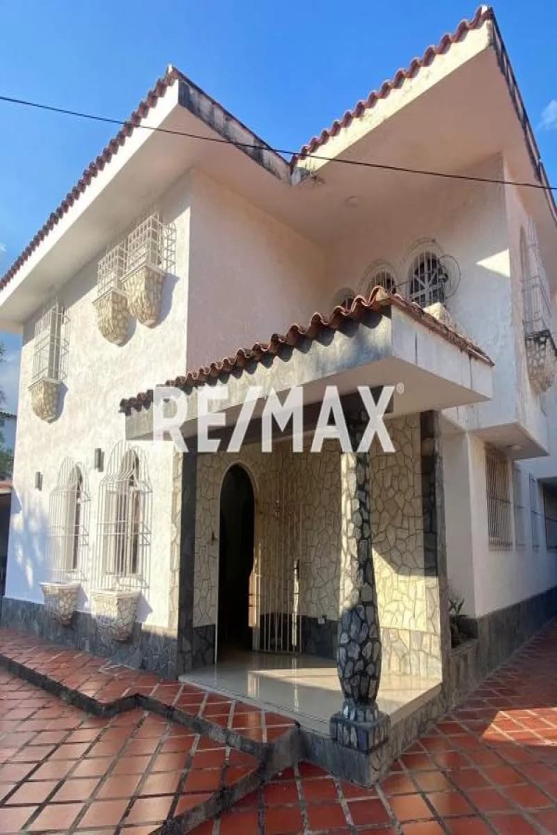 QUINTA EN VENTA EN URB. LOS NÍSPEROS TURMERO