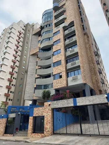 Maria Fernanda Dao Ofrece En Venta Apartamento En Residencias Holiday Palace Iii (solo Clientes) Bc-ind