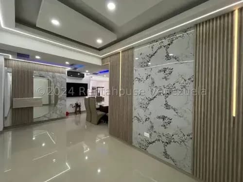 Mira Este Elegate Apartamento En Venta Amoblado Ubicado En La Urbanizacion Base Aragua Al Lado Del C.c. Unicentro De Maracay 24-29088 Mmarin