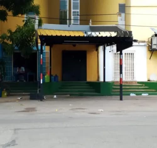 Vende Apartamento En Planta Baja Con 3 Locales Comerciales En Isabelica Estado Carabobo