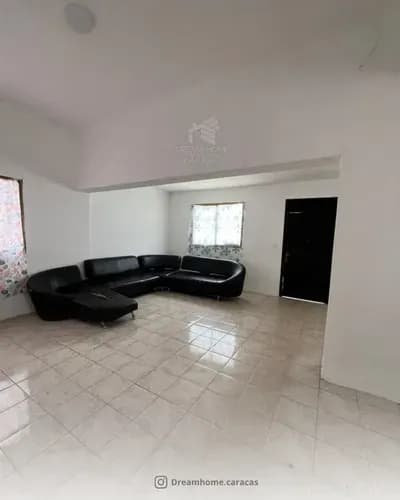 Quinta De Dos Plantas Con Anexo En Venta En La Urb. Puerto Viejo - Catia La Mar Edo. La Guaira.