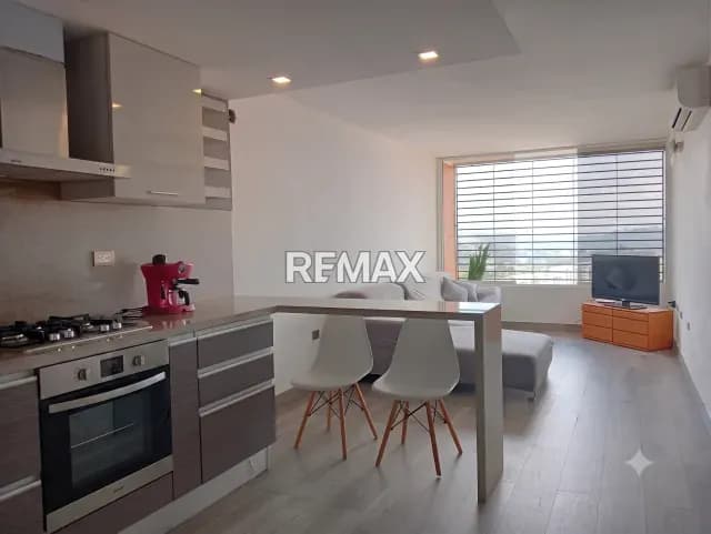 Venta de lindo y cómodo apartamento en Colinas de La Tahona