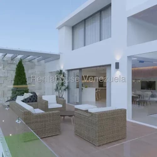 Espectacular Townhouse De 4 Niveles Para Terminar A Tu Gusto En Los Naranjos 26-8072 Mcb