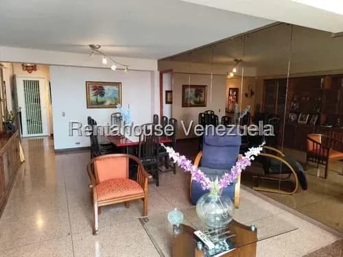Apartamento En Venta, Amplio, Iluminado Y Con Excelente Potencial Para Conceptualizar Este Espacio - Sebucan - Luis Gomez - Mls #26-21037