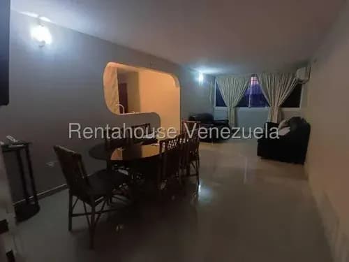 Nereida Vende Acogedor Apartmento Con Vista Panorámica. Cod. 26-19622 Solo Clientes Directos