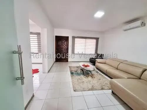 Casa En Alquiler Hermosa Para Comercial O Residencial En Sabana Larga Valencia, Diana C. 26-3019
