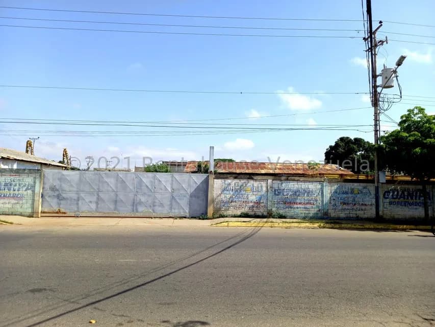Comercial (Galpon - Deposito) en Alquiler en Avenida Vargas, Zulia