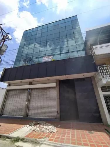 Se Alquila Edificio Avenida Constitucion