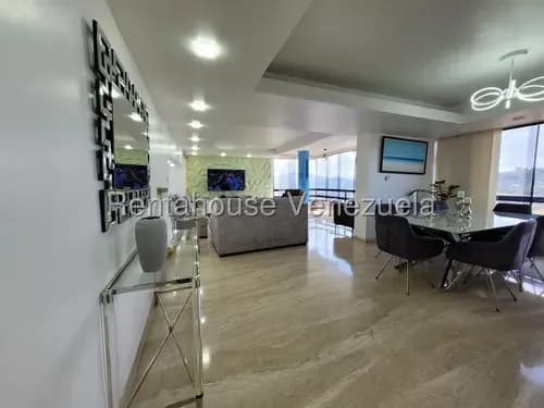 Ng 26-15559 Espectacular Apartamento En Venta Urbanización Miranda. Iluminación Natural Y Extraordinaria Distribución. Tres Puestos De Estacionamiento