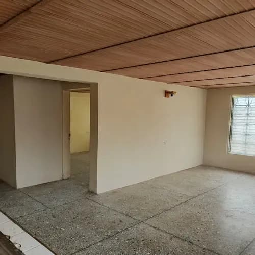 Marina Vende Casa Con Complejo Habitacional (8 Anexos). En Av. 190, Cercana Al Colegio La Begoña. Plc-1220 (sólo Clientes)