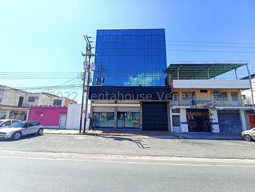 Comercial (Edificio) en Venta en Avenida Constitucion, Aragua