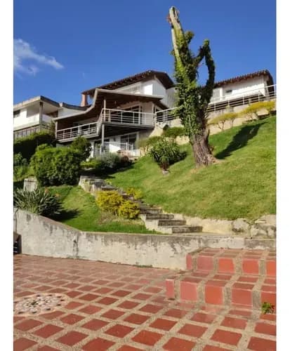 Casa En Venta: Apto. Club De Campo, 3 Niveles.