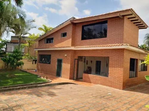 Altamira Excelente Ubicación Casa Con Anexos Independientes Espectacular Terreno 17 Puestos De Estacionamientos Amplio Jardín