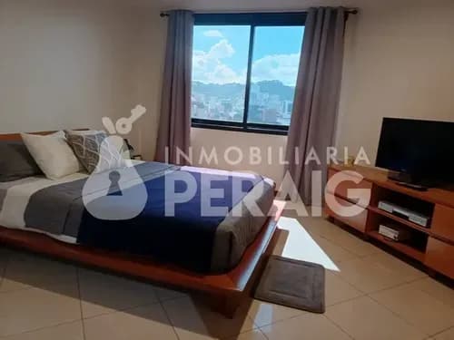 Alquiler/ Apto Amoblado/ El Rosal/ 115m2/ 3h-3b-2pe/ Ref: 1.500