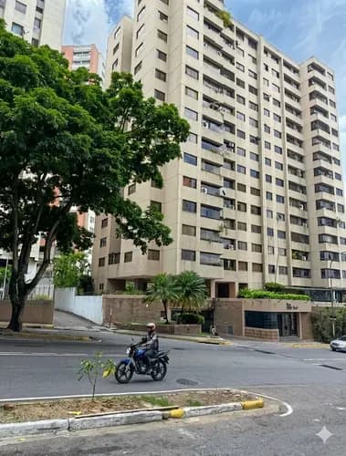 Gf Se Alquila Cómodo Apartamento En La Urb. Lomas Del Ávila.