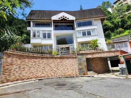 Se Vende Bella Casa En Colinas De Bello Monte Mls 26-13657