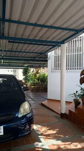 Vendo Esta Potencial Casa En El Marques, Amplia Y Bien Distribuida. Y Buena Ubicación