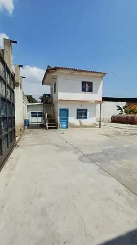 Galpón Ubicado En Mariara Sector Libertador, Asesor Julian Acosta.