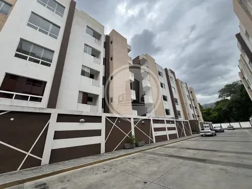 Vende Amplio Penthouse Duplex En Obra Gris El Cual Se Encuentra Ubicado En Res Trevi Barrio Sucre. 013jsc