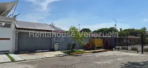 Casa En Venta En Trigal Norte Valencia Lr Carabobo Remodelada Amplios Espacios En Armonia Lista Para Habitar. Solo Clientes Directos