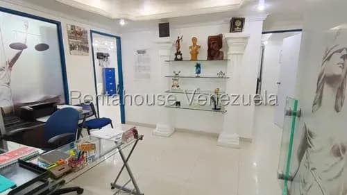 Cs Se Vende Oficina En Parroquia La Candelaria 26-12025