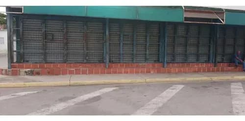 Local En Venta En Pinto Salinas C/c Mario Briceño Guacara Emp-9703509