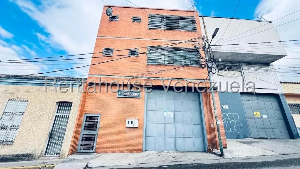 Comercial (Galpon - Deposito) en Venta en Sarria, Distrito Metropolitano