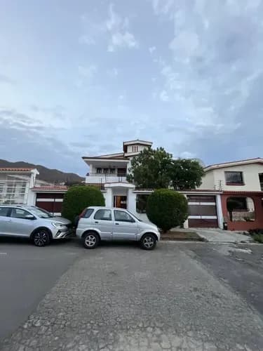 Np En Venta Casa Quinta A Una Cuadra Del Cc Trigaleña Plaza Código 30258